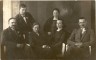 Madonas pamatskolas skolotāji Pēteris Kalniņš, Emīlija Āboliņa, E.Kalēja, Kārlis Gaujēns, Nikolajs Āboliņš, Zelma Bebre.ap 1929.g. A.Bērziņa foto.